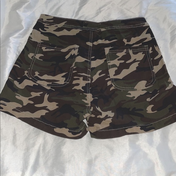 Camo high rise shorts - Picture 2 of 2